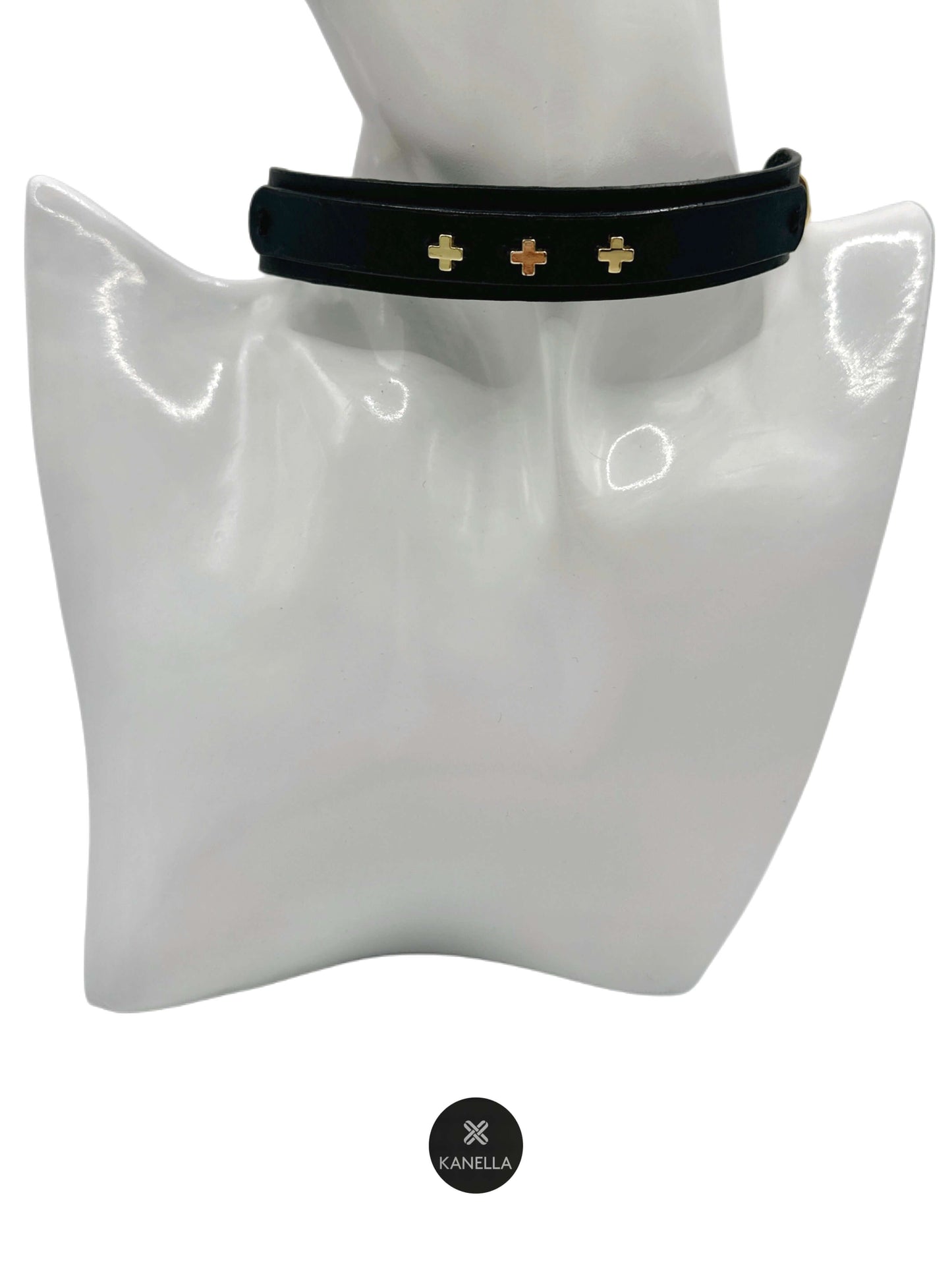 Anemone Leather Choker Necklace