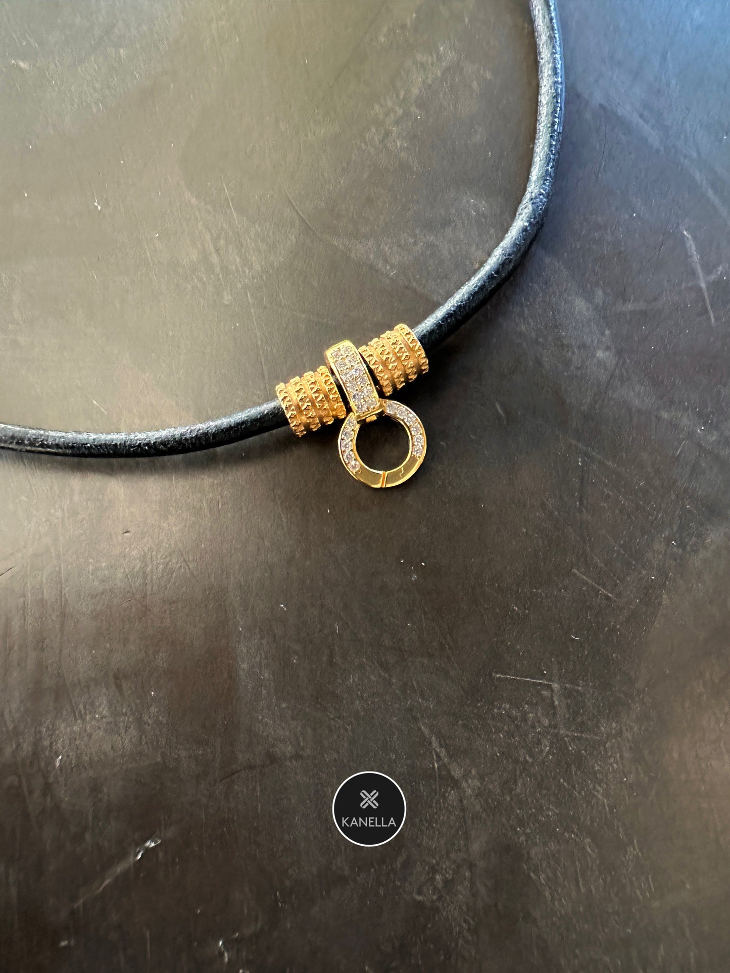 Selene Éclat Choker Necklace