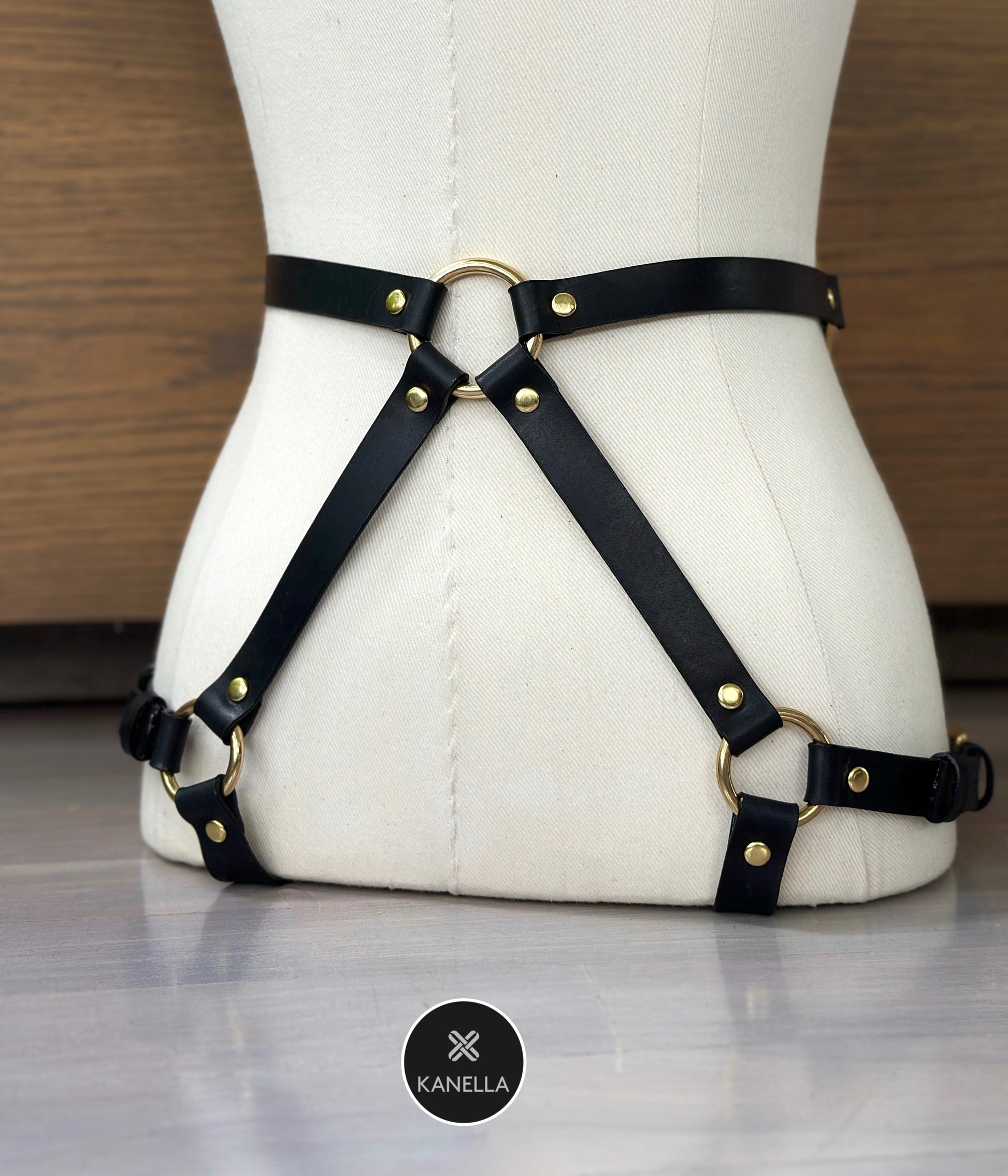 Kalista leather garter belt