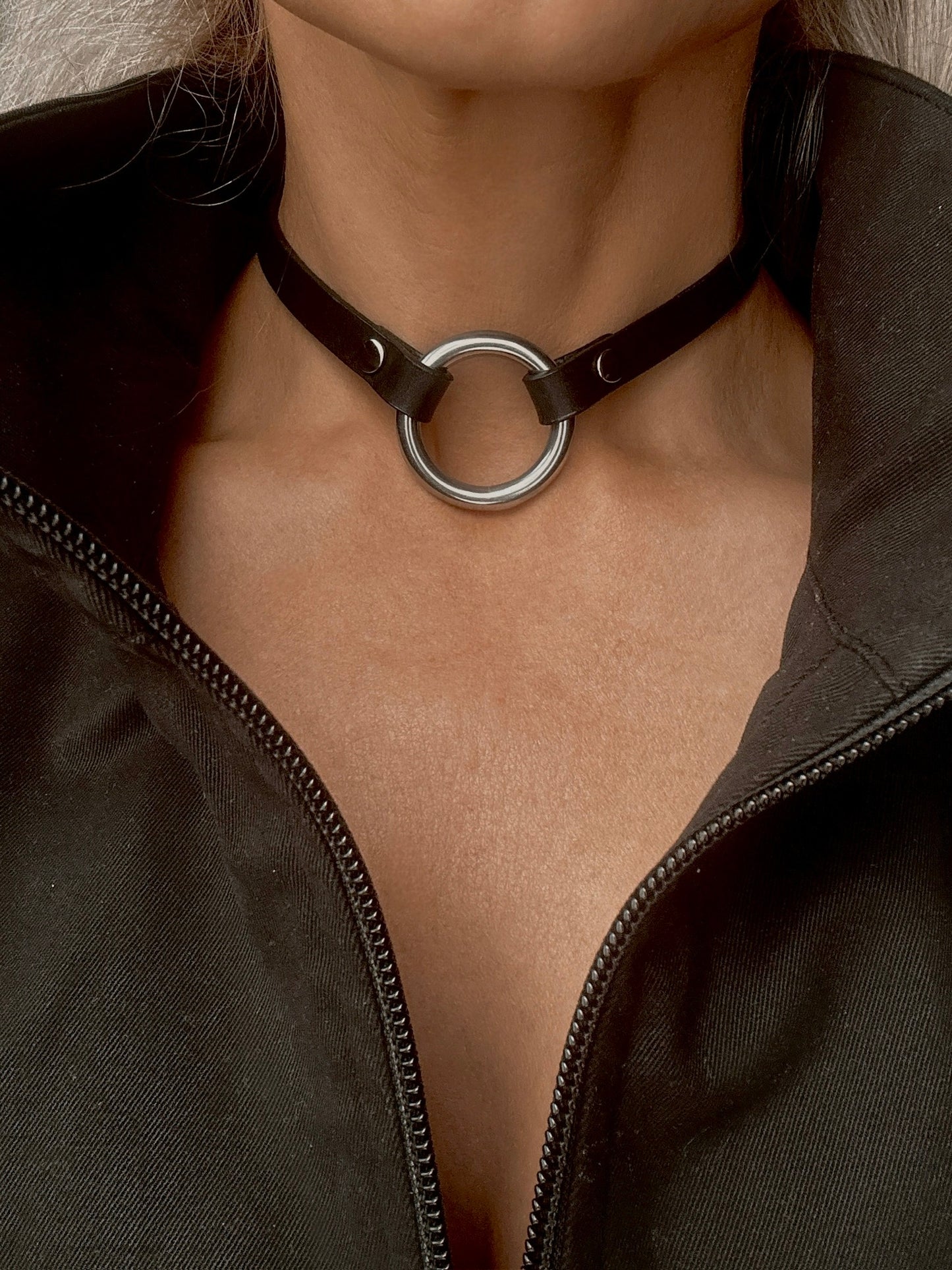 Ines leather choker